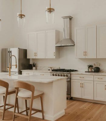 clay-banks-zAvzWN6CE5w-unsplash